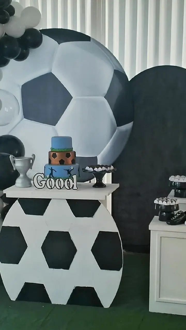 Decoração e mesa do buffet infantil Home Fest em Belo Horizonte